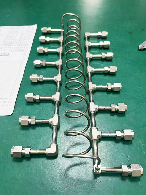 High-purity orbital welded manifold assembly